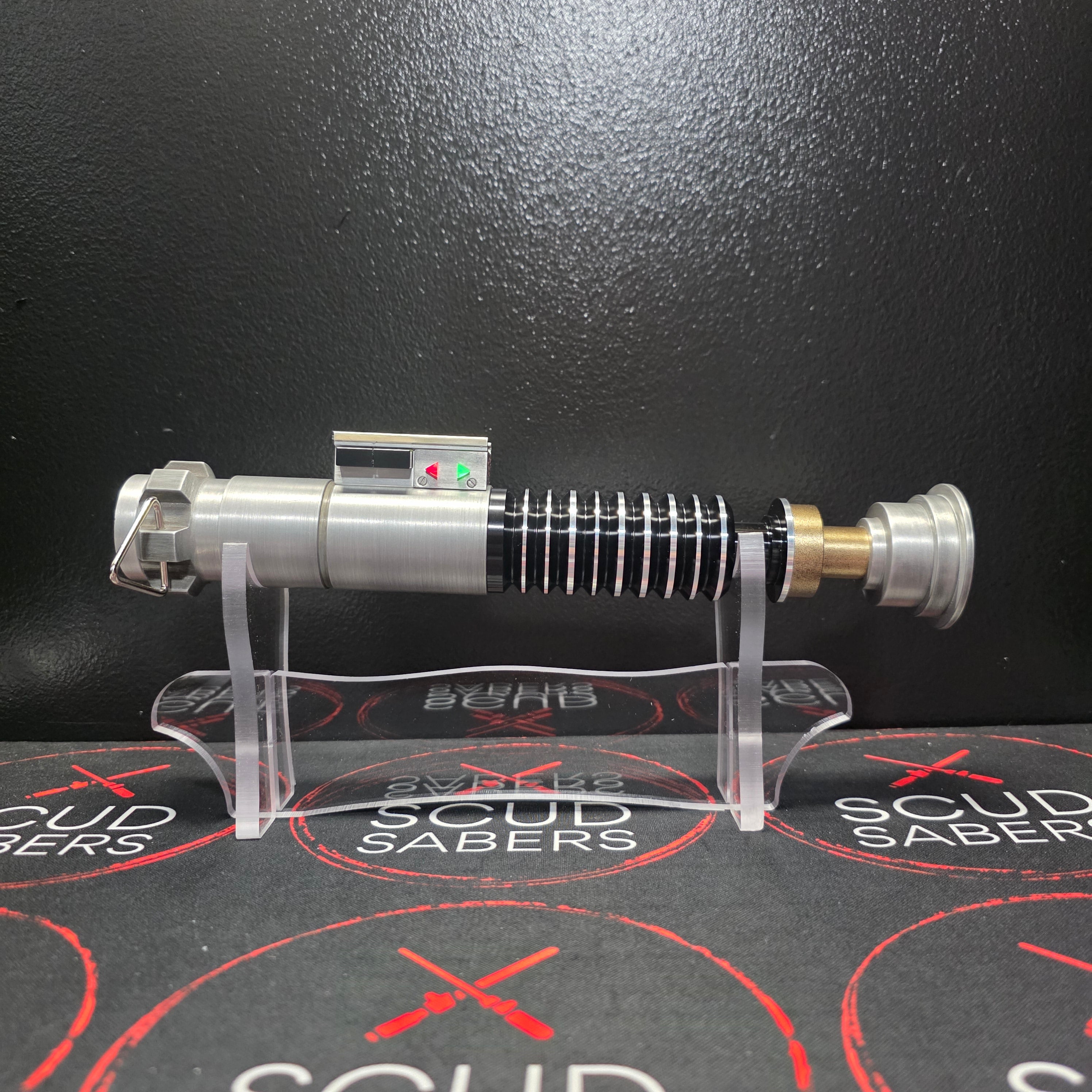 Luke Skywalker (weathered) EP6 inspired Xeno3 pixel saber